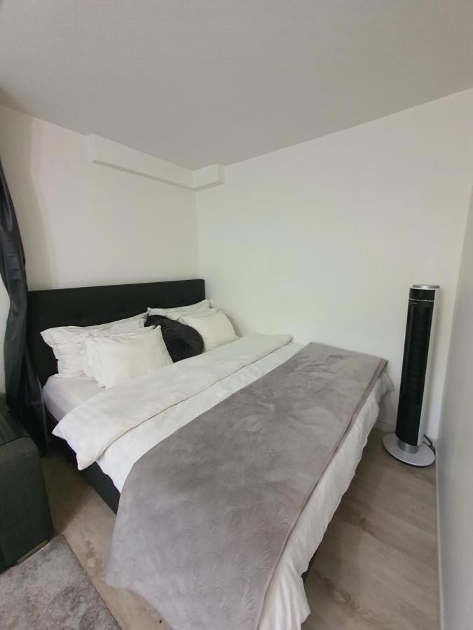 Close To The Metro And The Beach!!! With A View Of The Scandinavian Forest Estocolmo Exterior foto